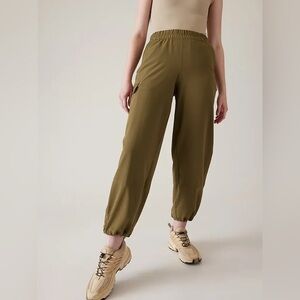 Athleta Boundless cargo pant
